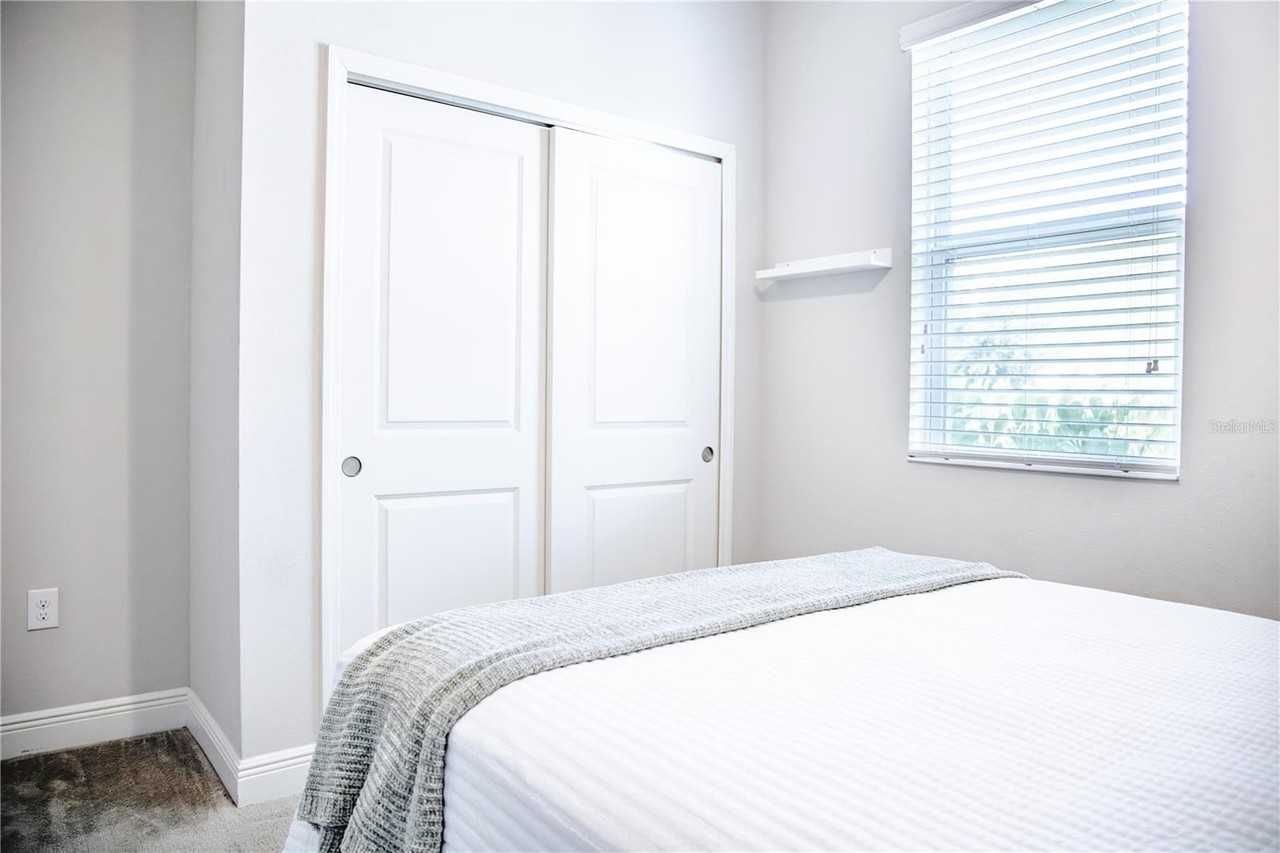 10452 Laguna Plains Dr - Photo 4 of 21