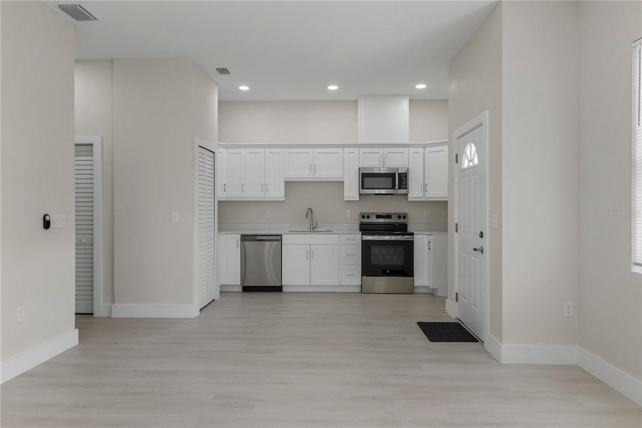 6974 Belltree Ct - Photo 4 of 19