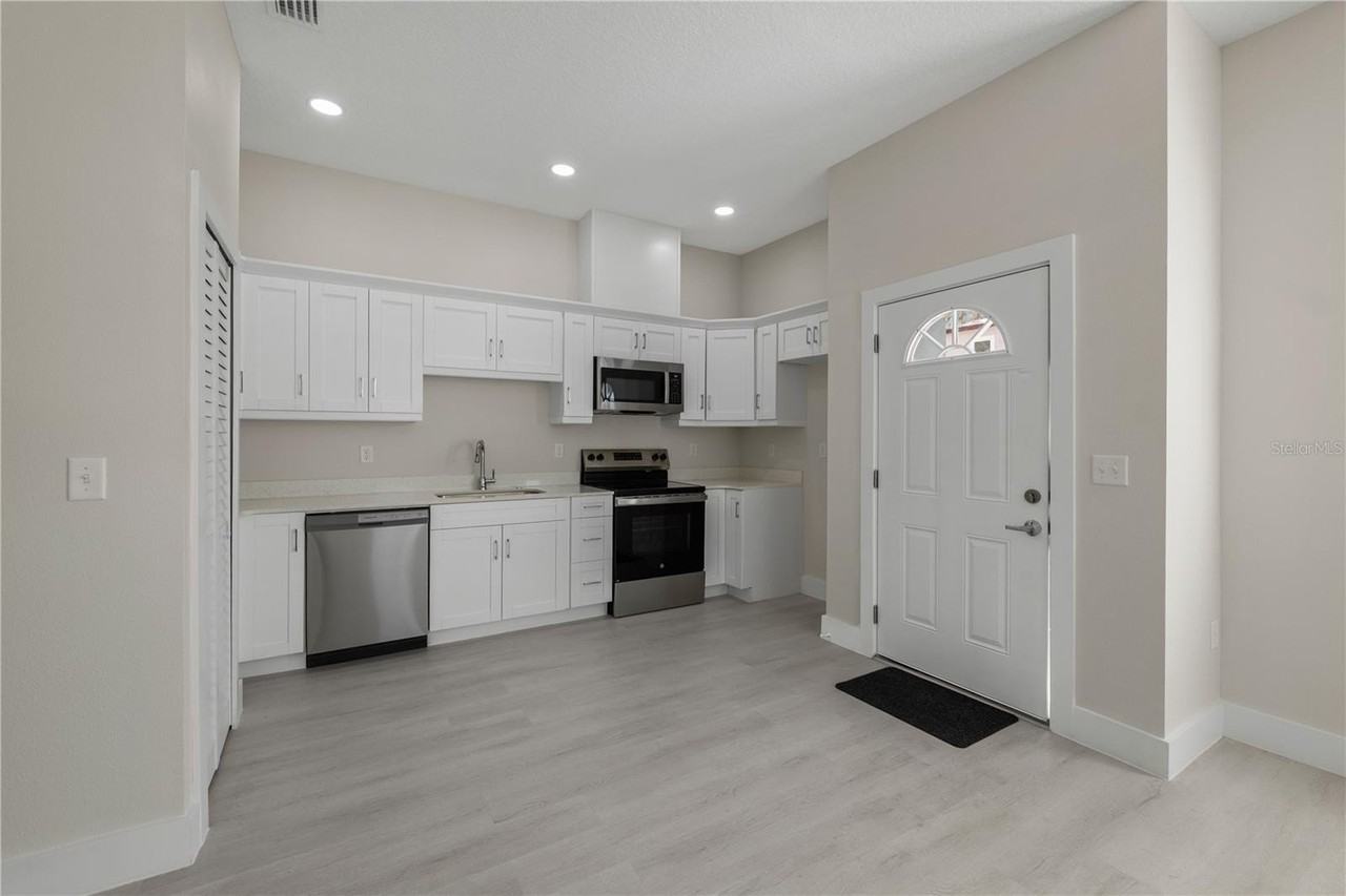 6974 Belltree Ct - Photo 5 of 19