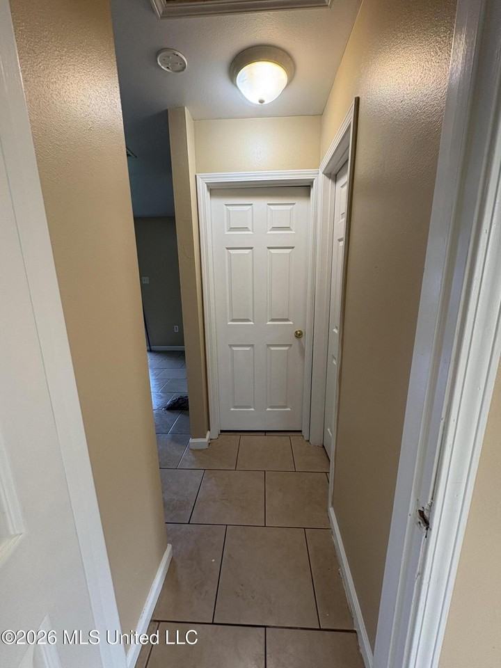 6525 Jasmine St Apt 6 - Photo 7 of 8