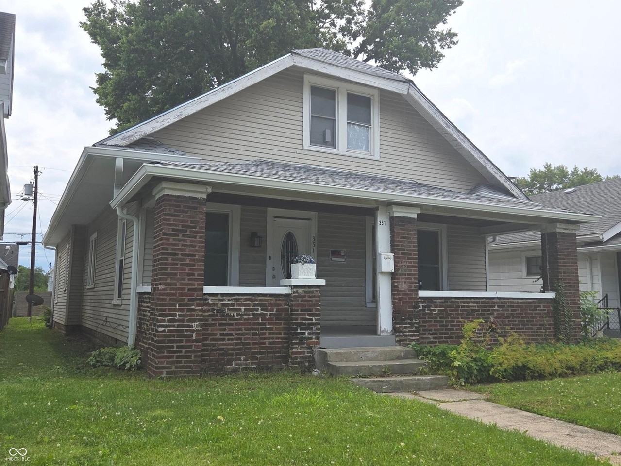 351 Congress Ave - Photo 2 of 4