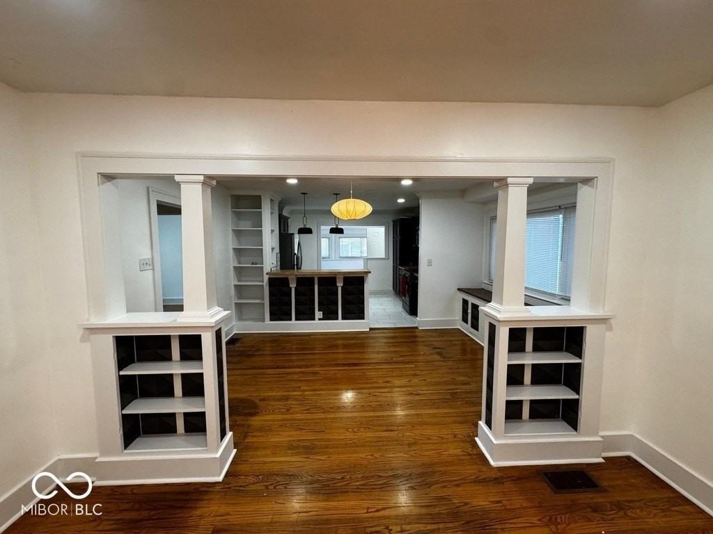2532 E 17th St - Photo 3 of 11