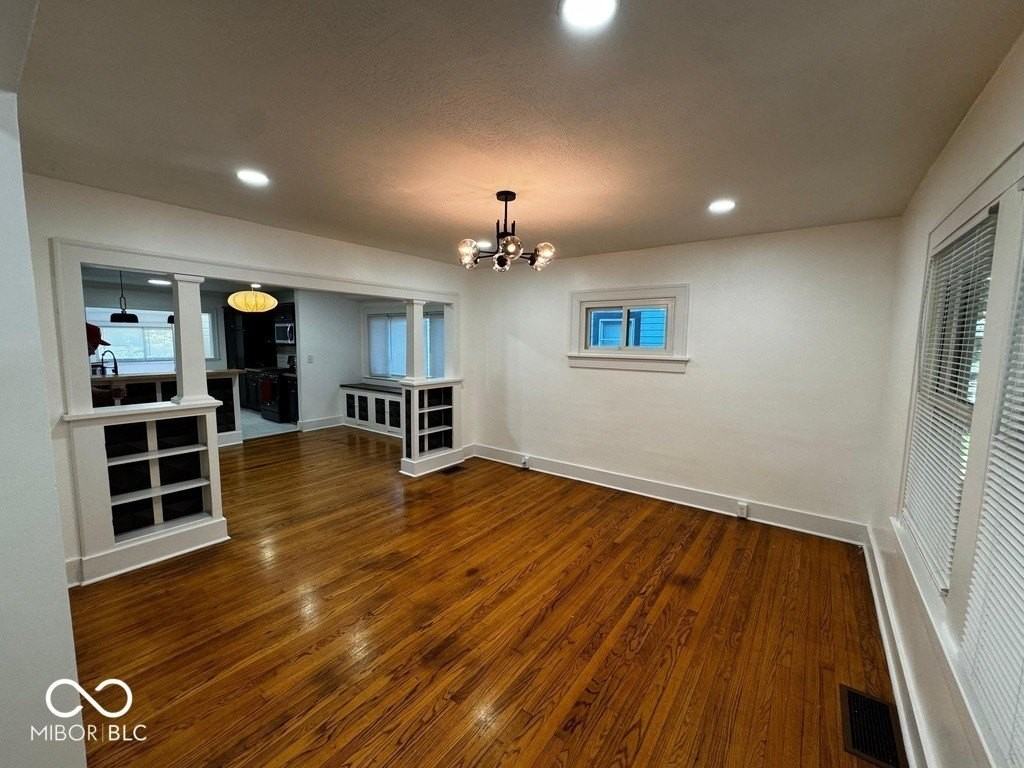 2532 E 17th St - Photo 5 of 11