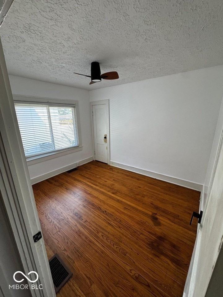 2532 E 17th St - Photo 6 of 11