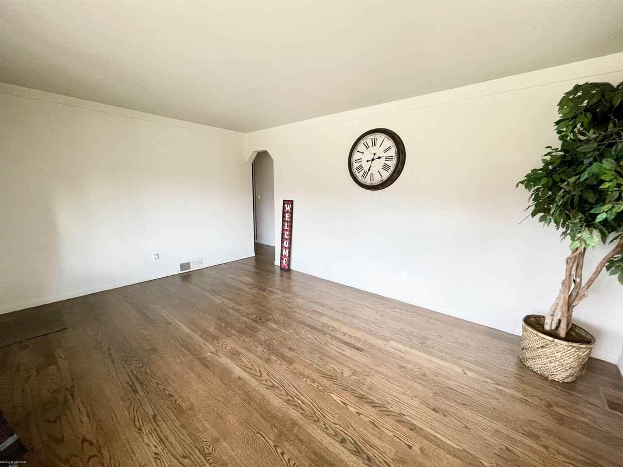 25534 Normandy St - Photo 3 of 15