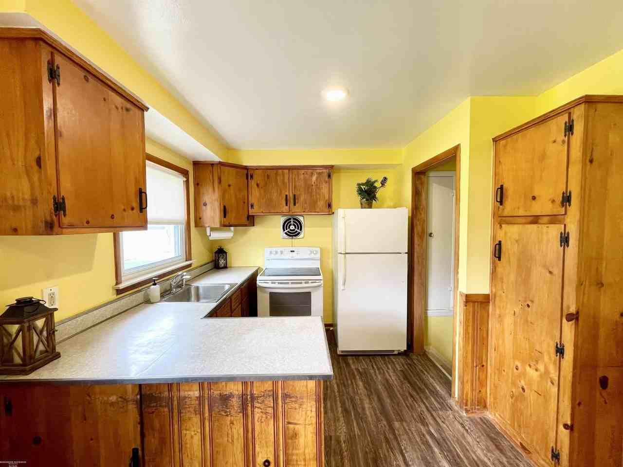 25534 Normandy St - Photo 5 of 15