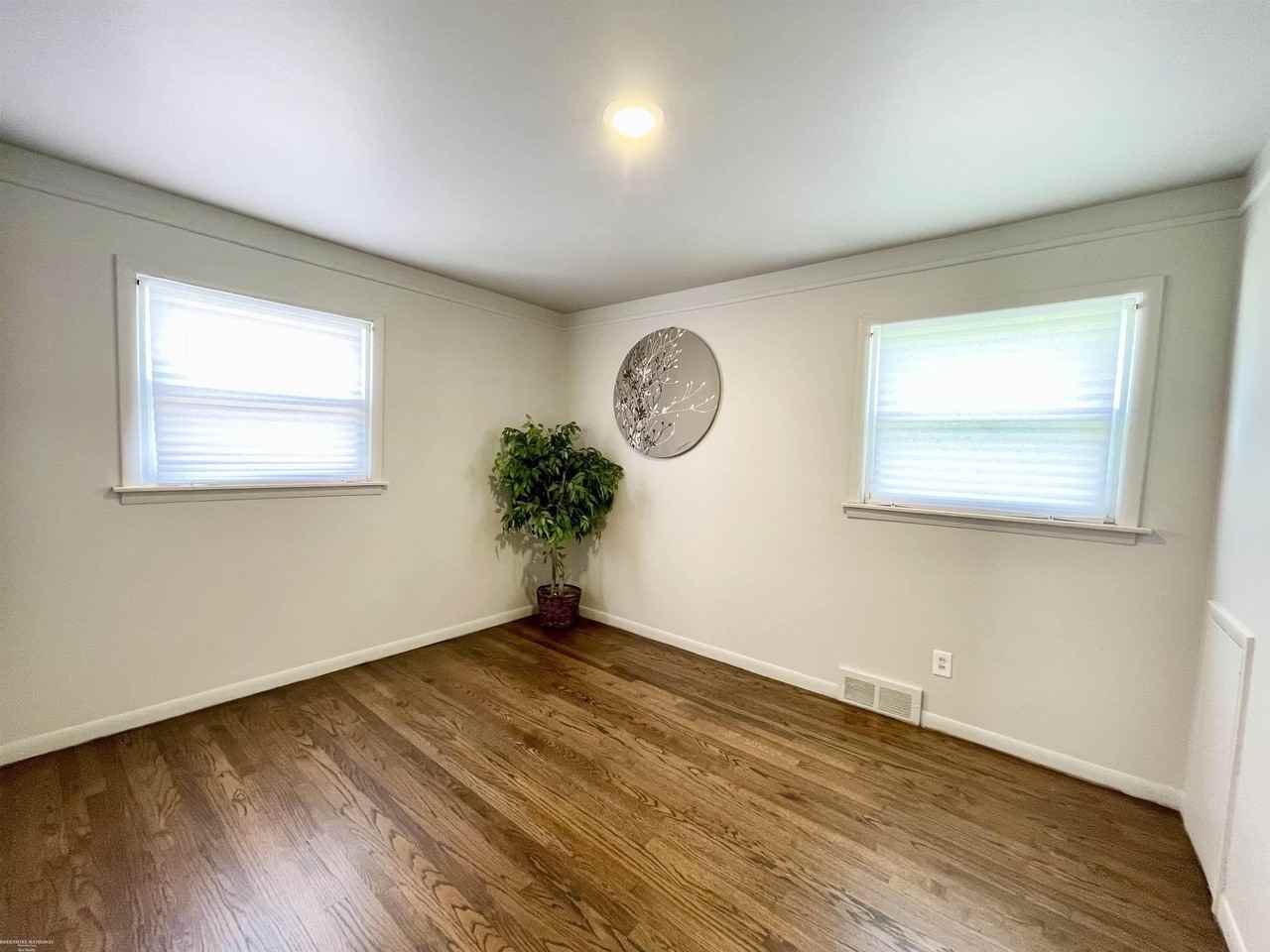 25534 Normandy St - Photo 7 of 15