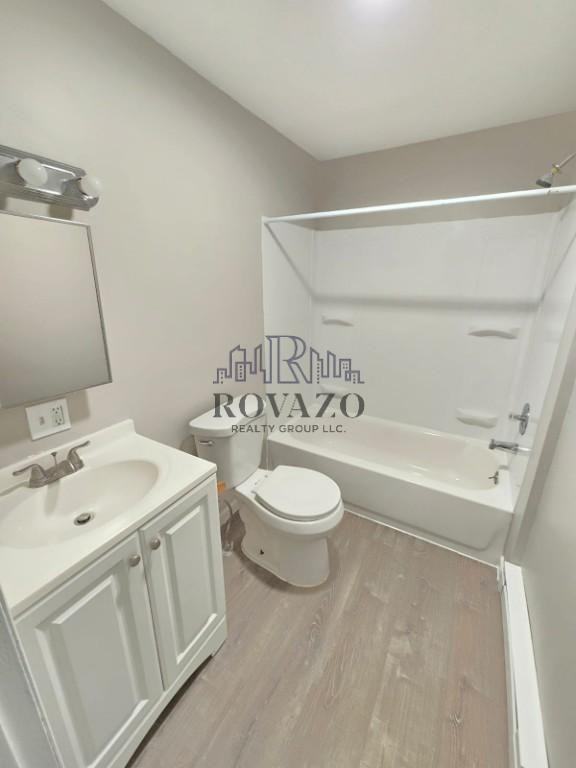 311 Littleton Ave #3AA - Photo 2 of 4