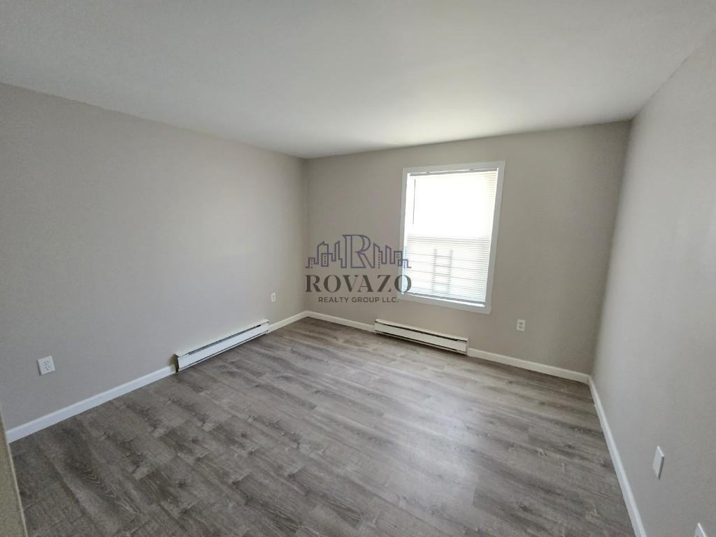 311 Littleton Ave #3AA - Photo 3 of 4