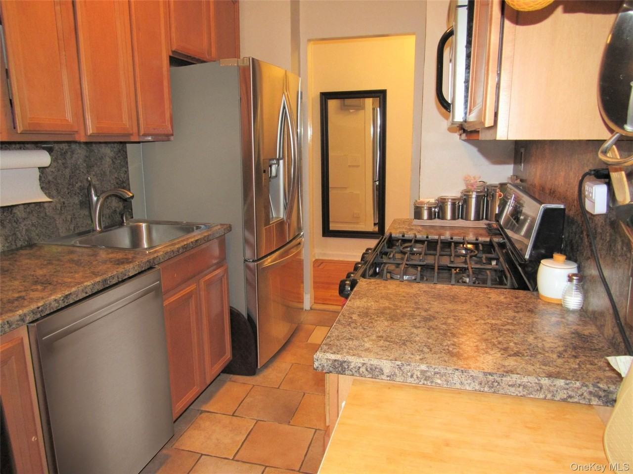 8319 116th St #2H - Photo 5 of 15