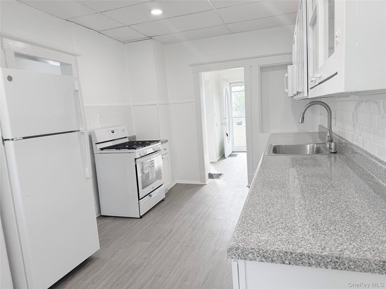 406 Tower Ave - Photo 7 of 28