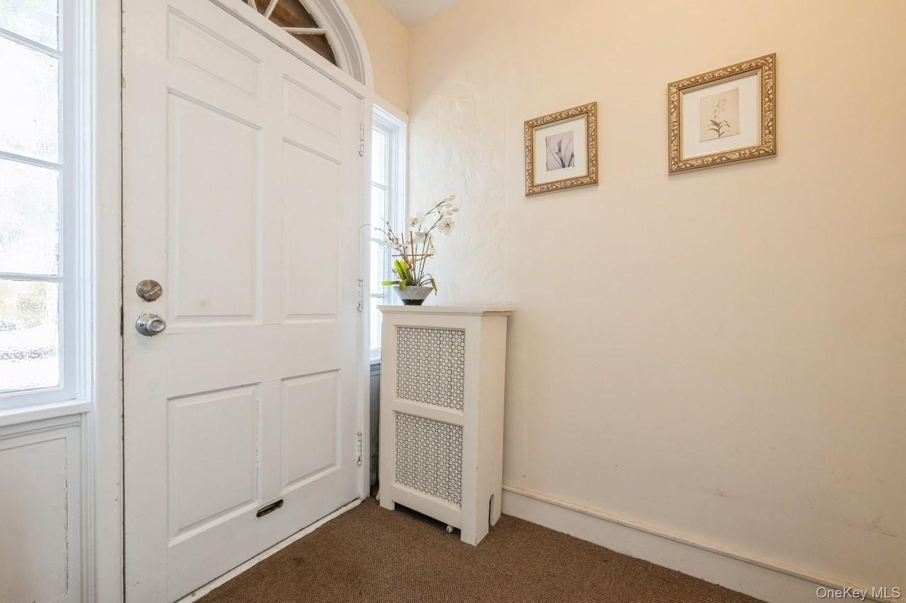 130 Soundview Rd - Photo 4 of 30