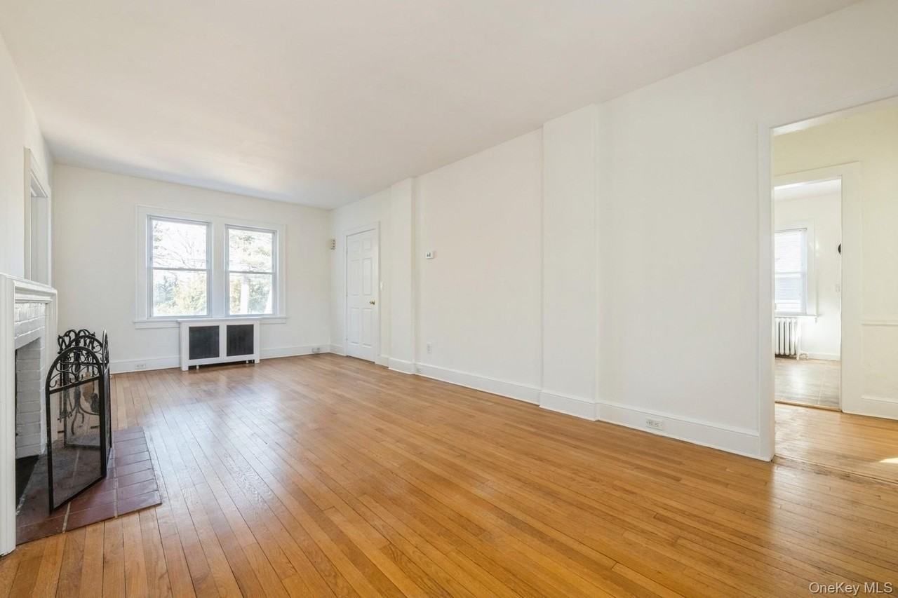 130 Soundview Rd - Photo 7 of 30