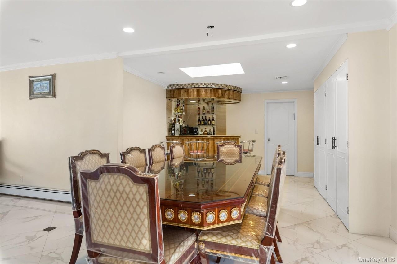 70 Longfellow Rd - Photo 4 of 12