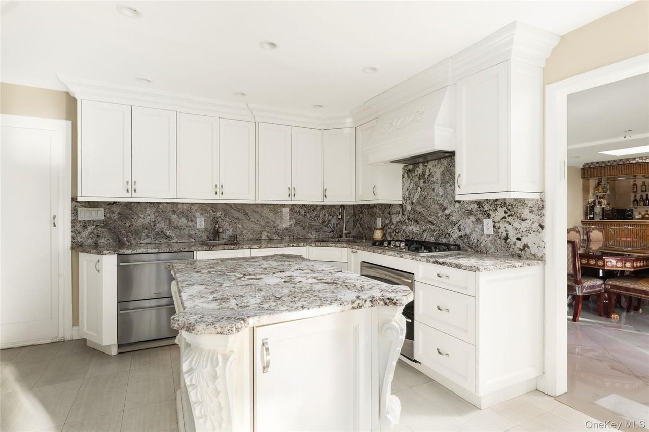 70 Longfellow Rd - Photo 6 of 12