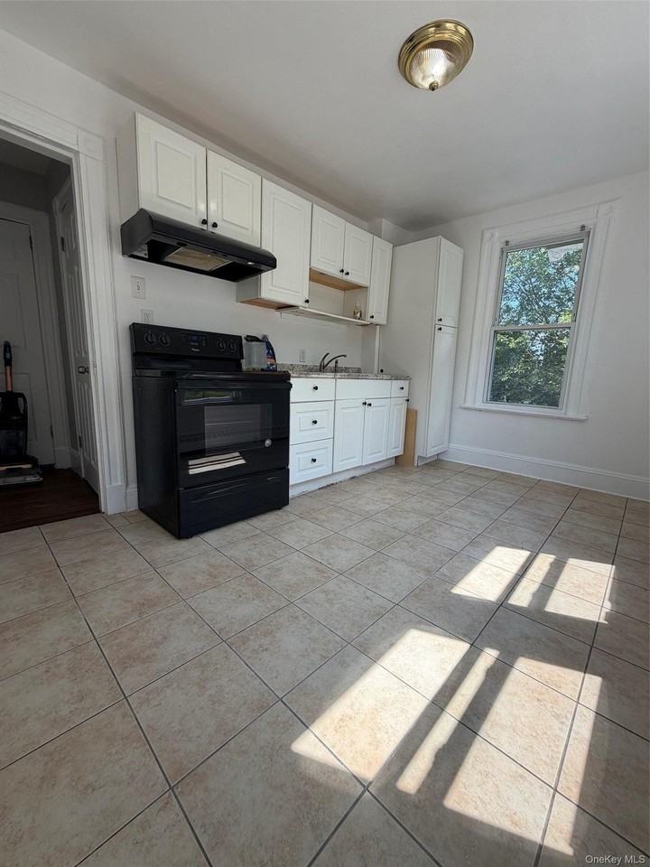 8 Old Knollwood Rd - Photo 5 of 17