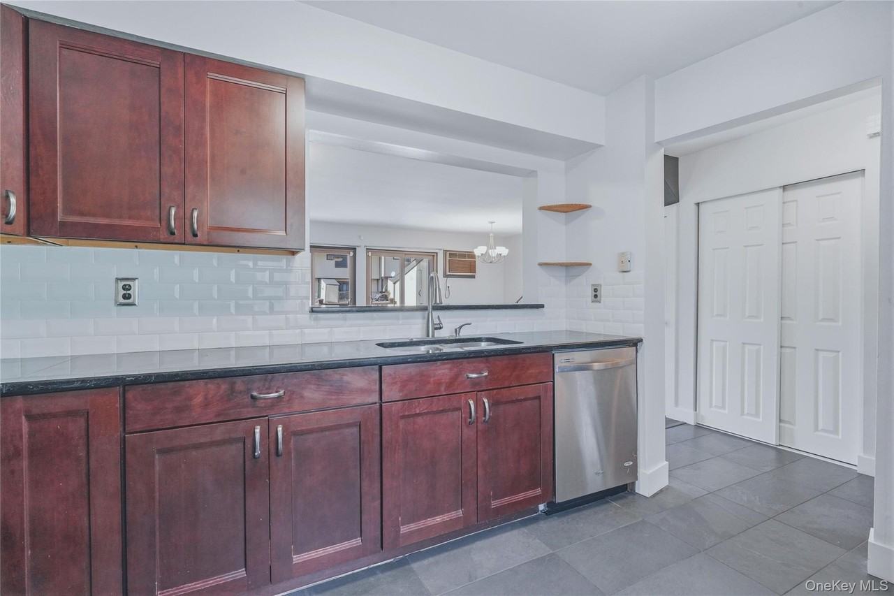 601 Chelsea Cv S - Photo 5 of 18