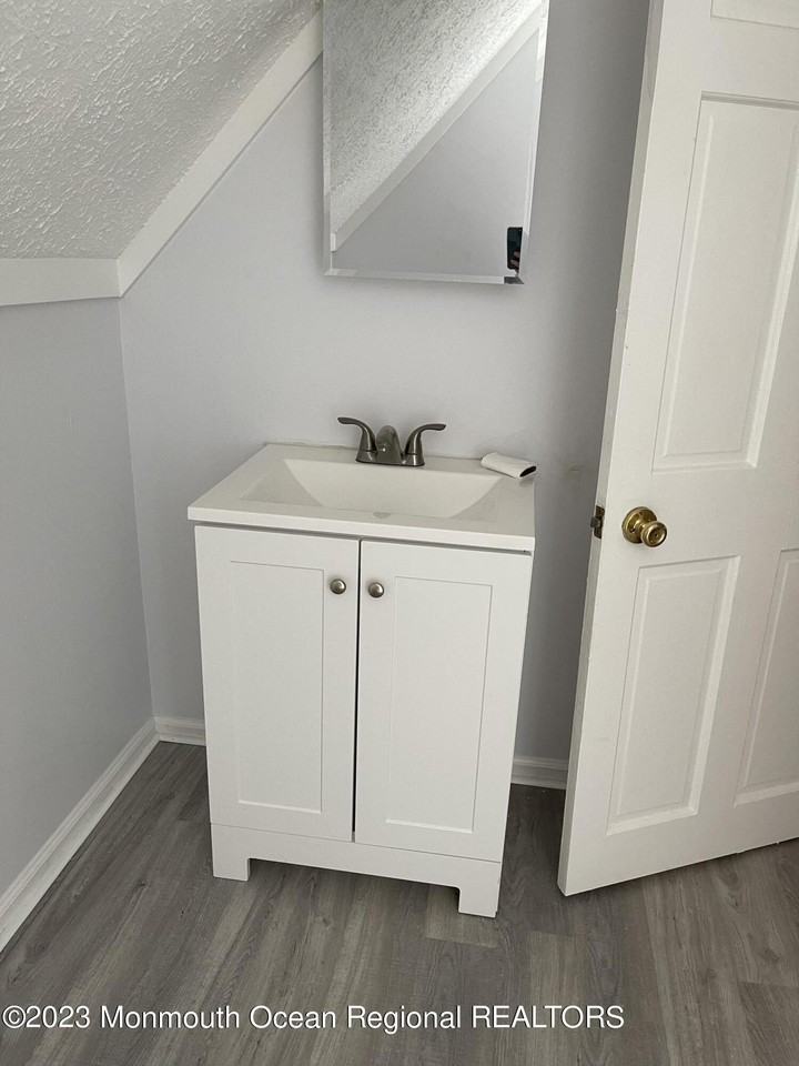 404 3rd Ave #4 - Photo 7 of 8