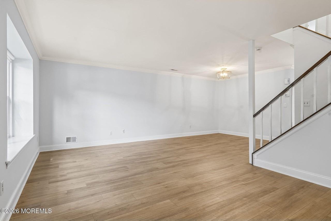 17 Alameda Ct - Photo 4 of 29