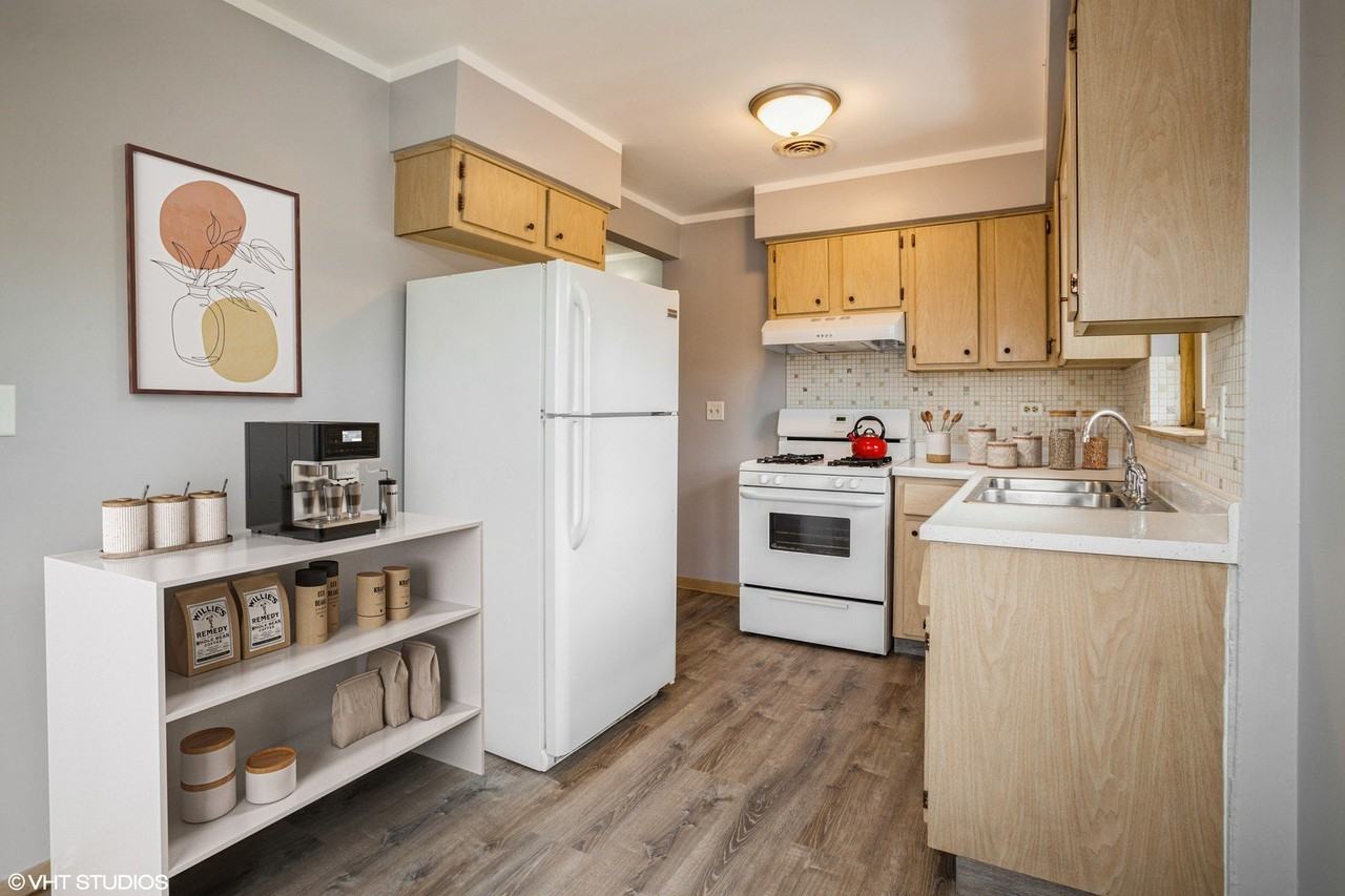 7537 W Higgins Rd #2S - Photo 2 of 10