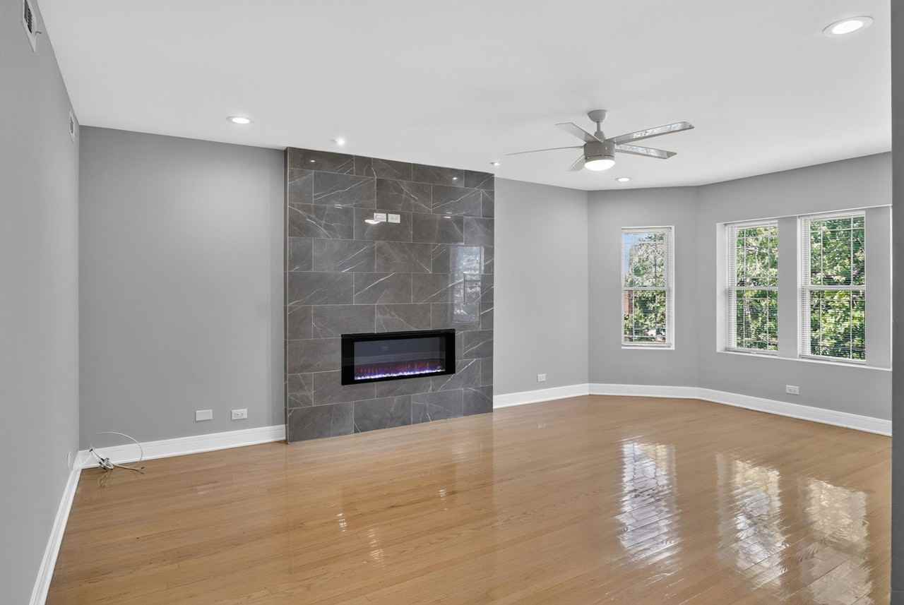 6629 S Ingleside Ave #2 - Photo 5 of 33