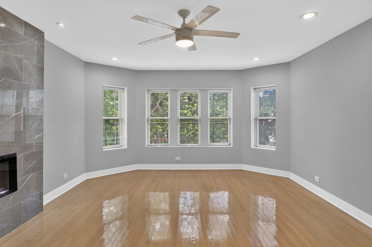 6629 S Ingleside Ave #2 - Photo 7 of 33