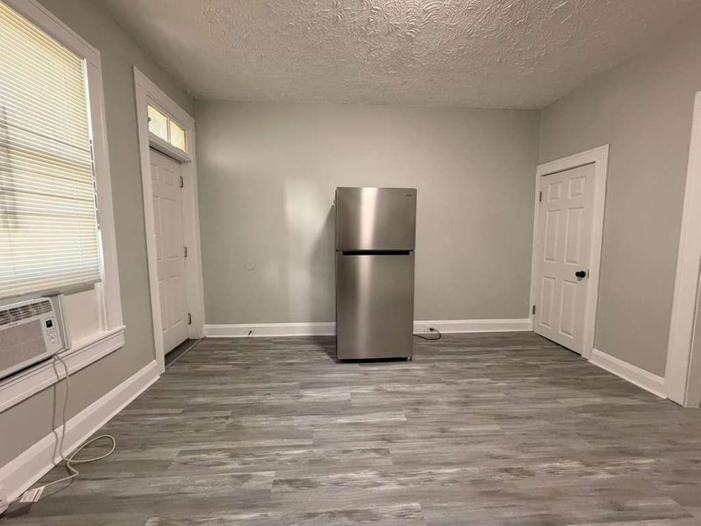 Mcelderry St - Photo 4 of 10