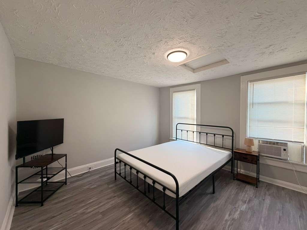 Mcelderry St - Photo 7 of 10