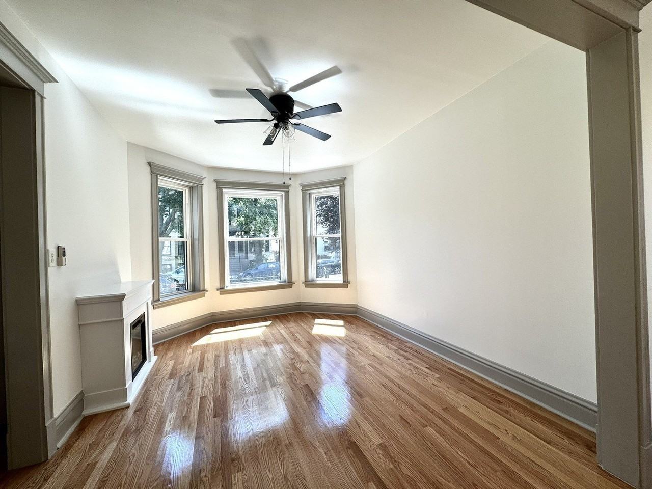 2424 N Mozart St #1 - Photo 7 of 29
