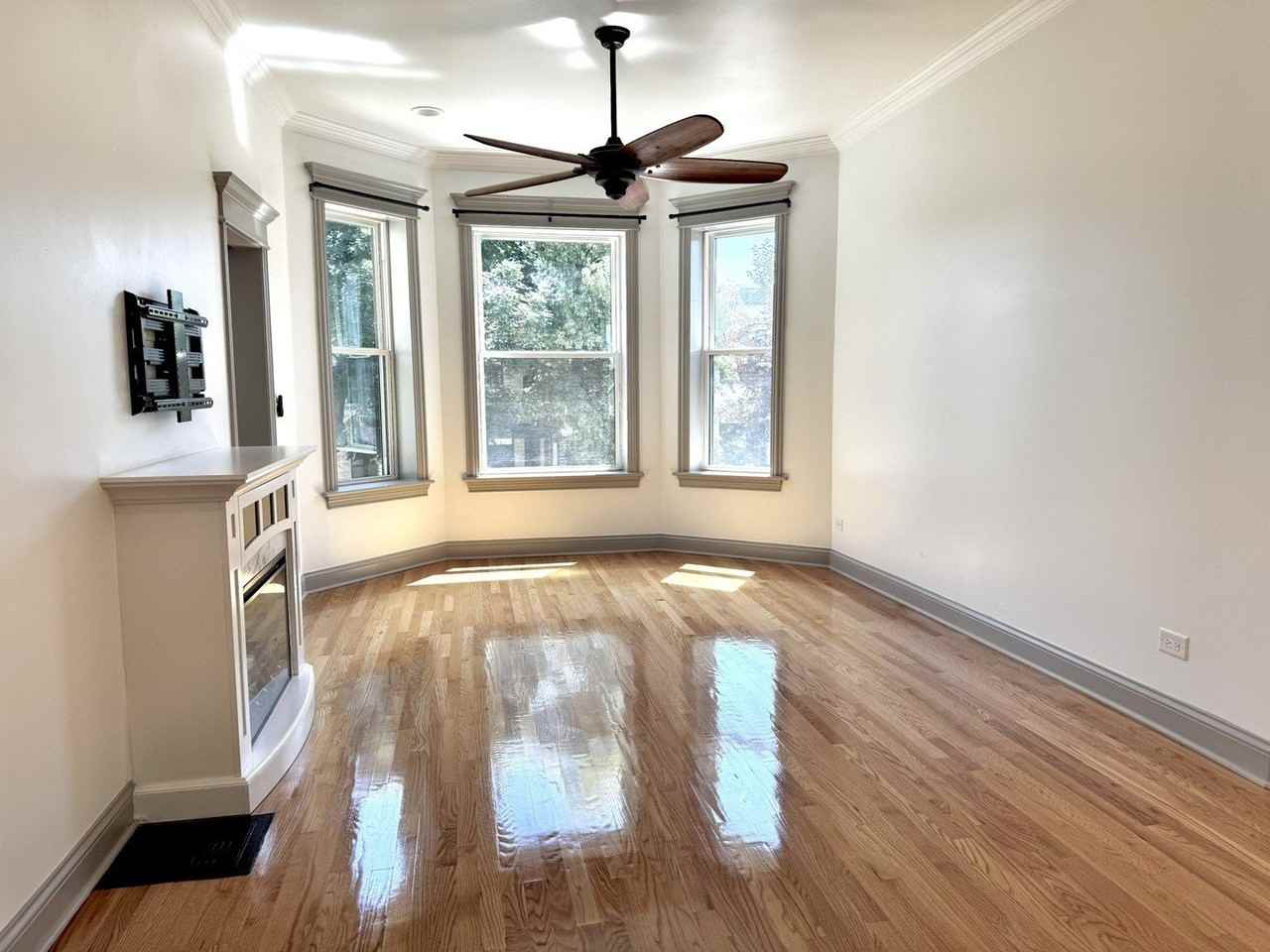 2424 N Mozart St #2 - Photo 7 of 31