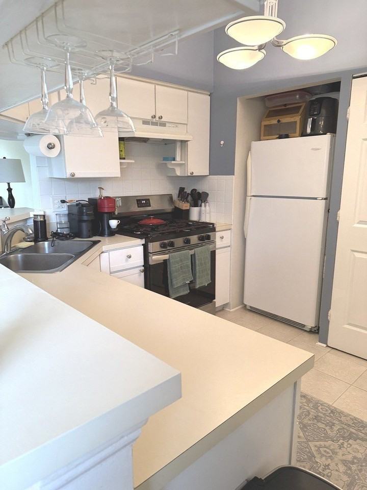 385 Sandhurst Cir #3 - Photo 5 of 18