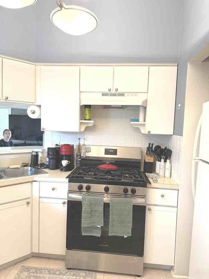 385 Sandhurst Cir #3 - Photo 7 of 18
