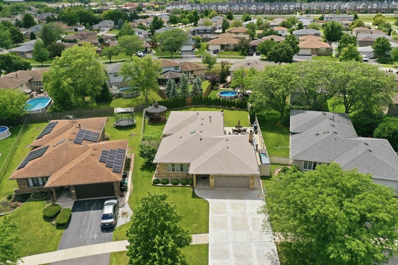 17012 92nd Ave - Photo 3 of 39