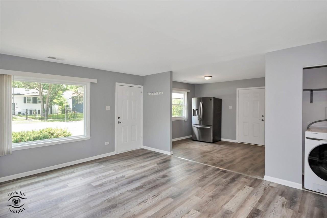 1947 Beacon Blvd - Photo 3 of 30