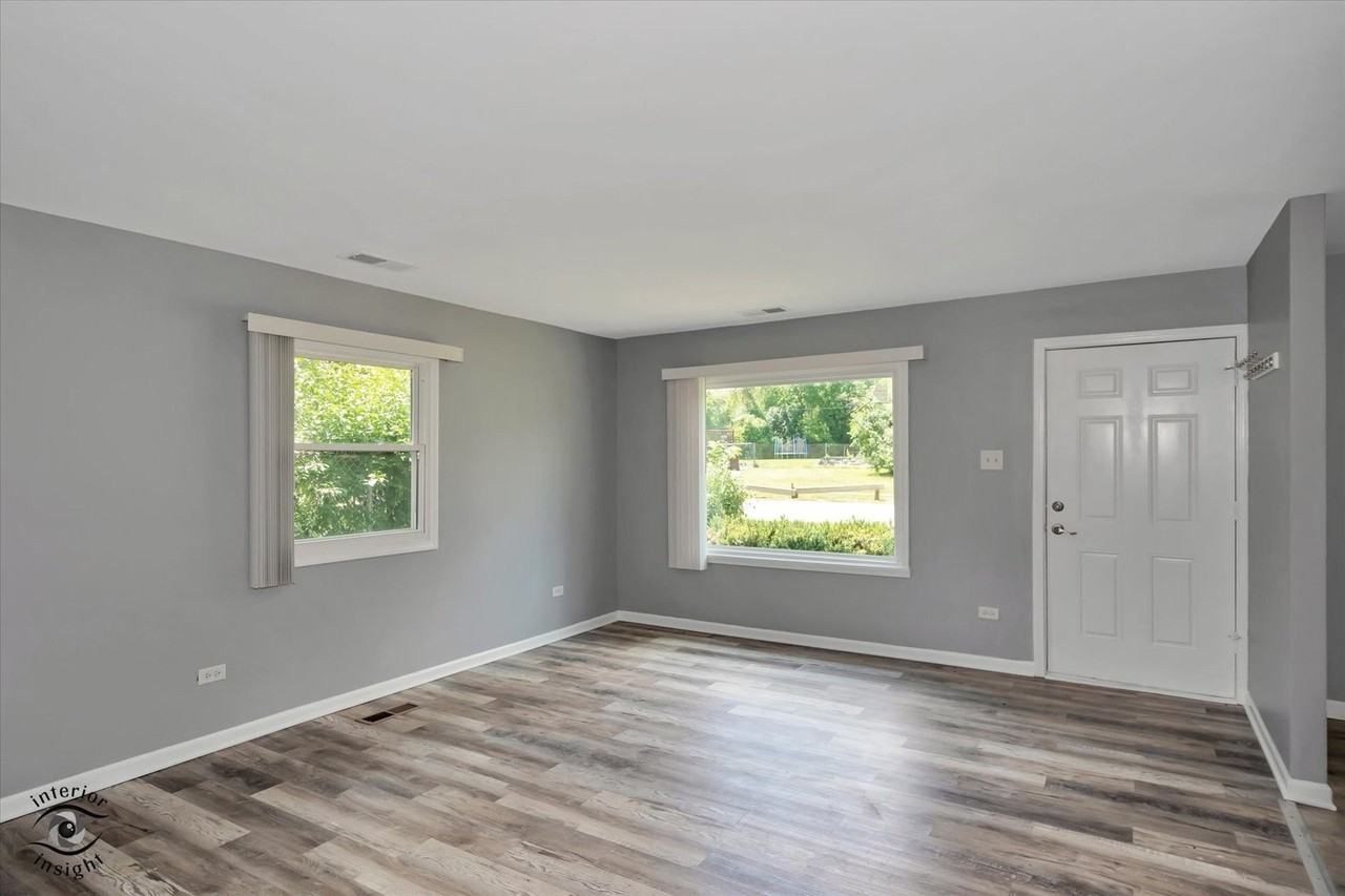 1947 Beacon Blvd - Photo 4 of 30