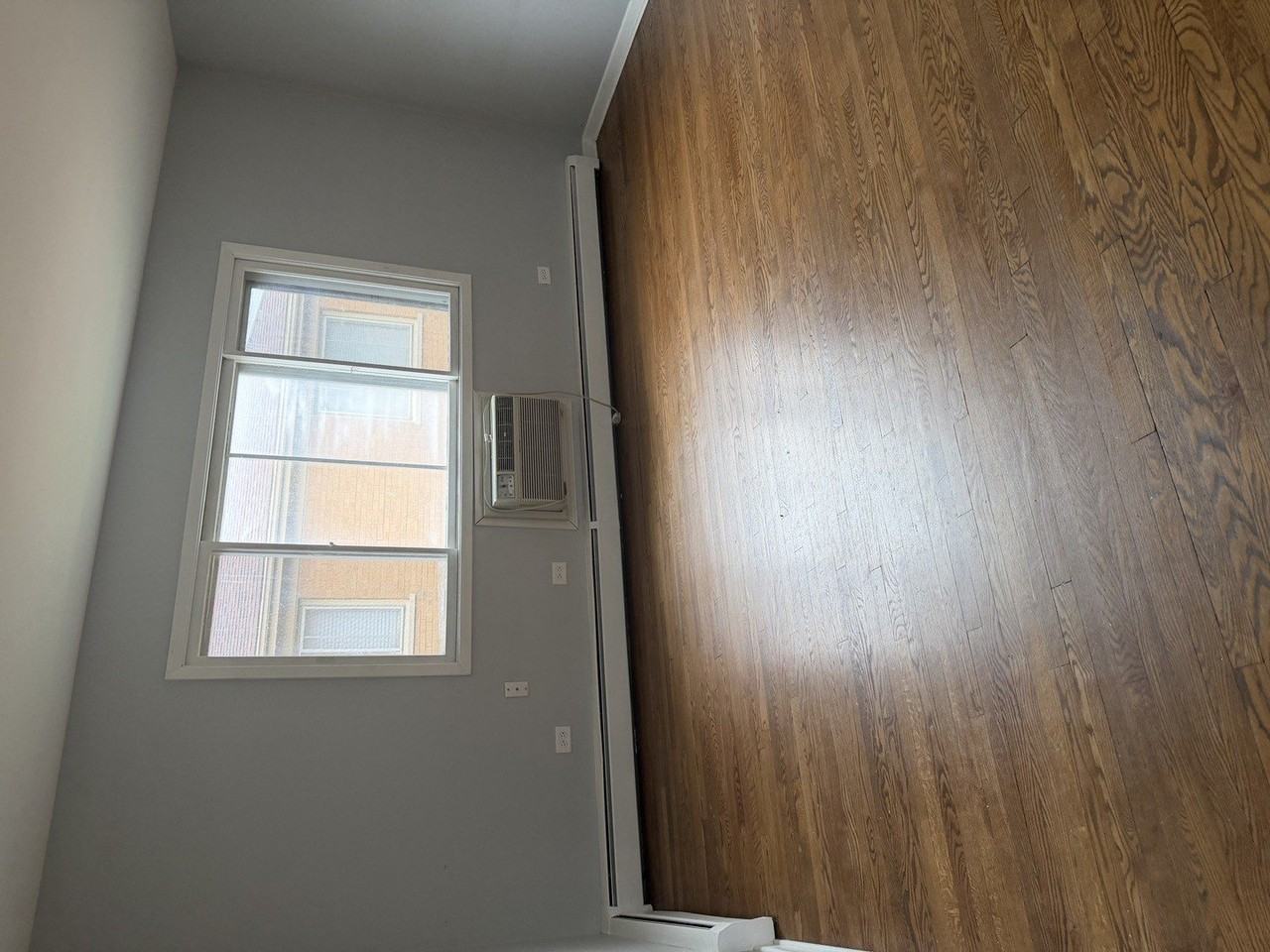 550 N Ardmore Ave #2W - Photo 2 of 7