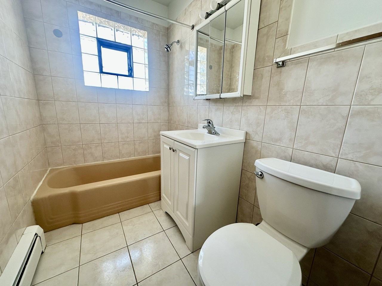550 N Ardmore Ave #2W - Photo 5 of 7