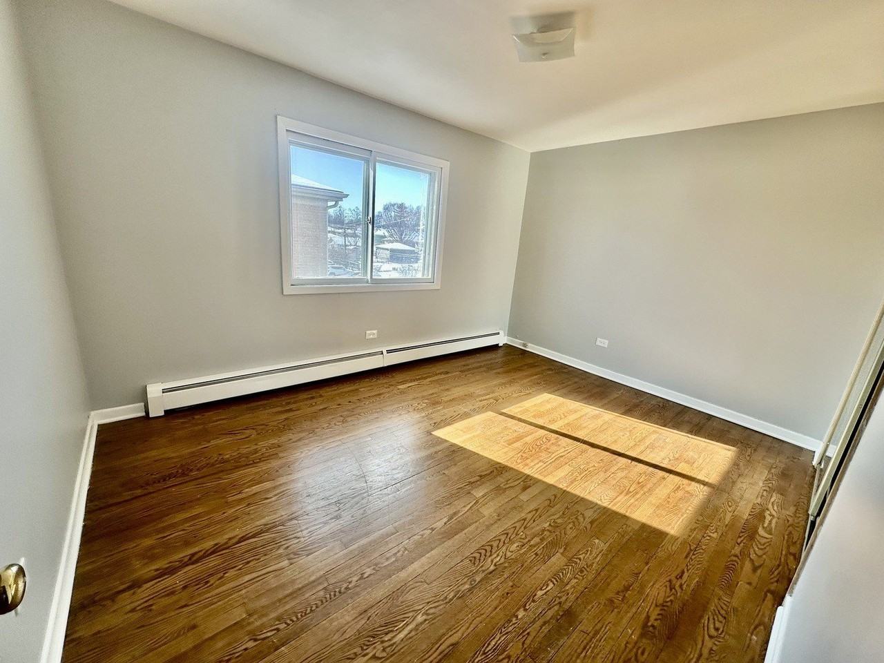 550 N Ardmore Ave #2W - Photo 6 of 7