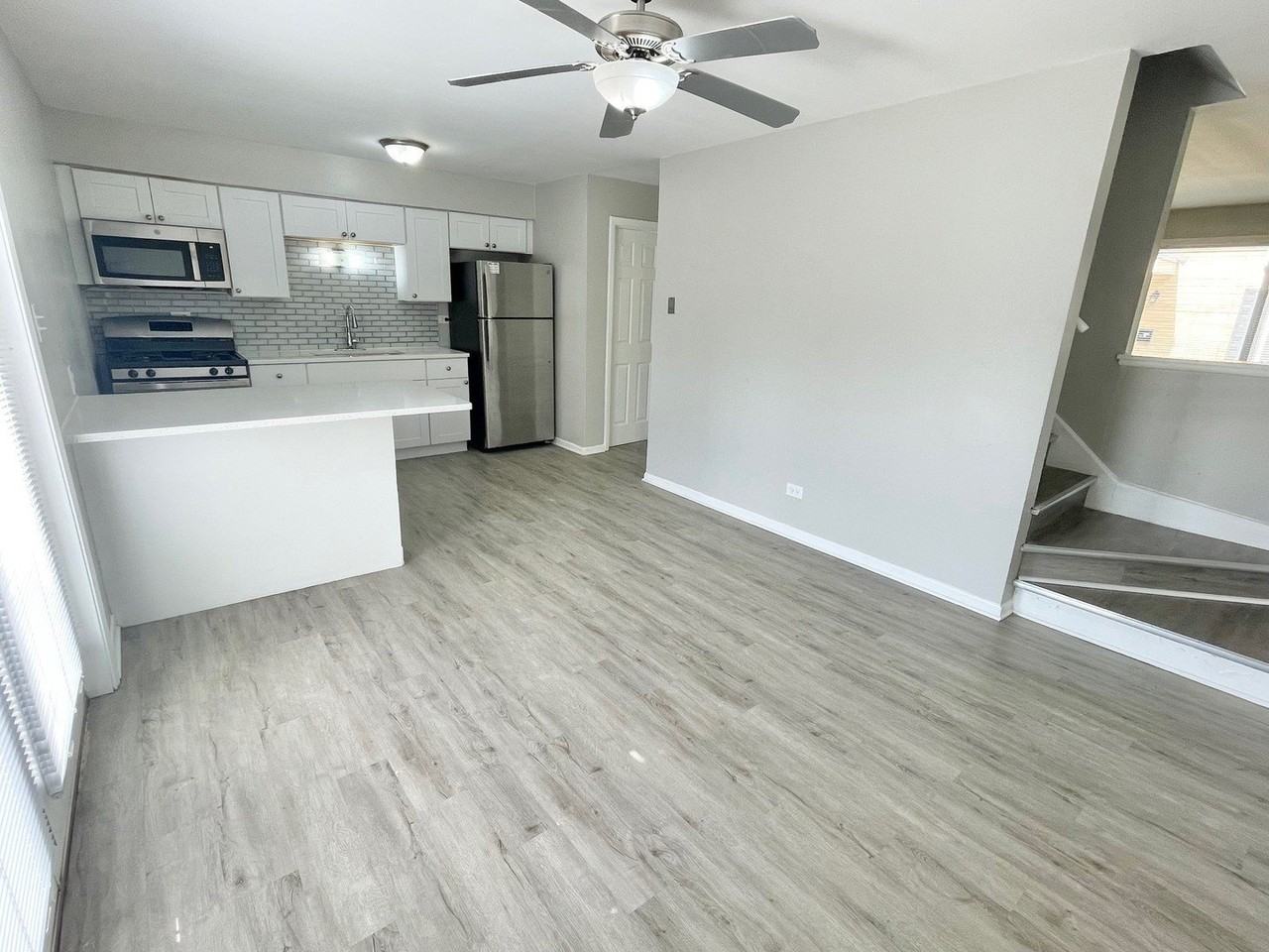1721 E Roosevelt Rd #4 - Photo 5 of 20