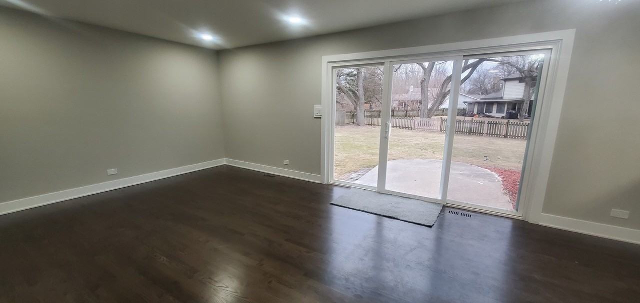 16 W Bailey Rd - Photo 6 of 10