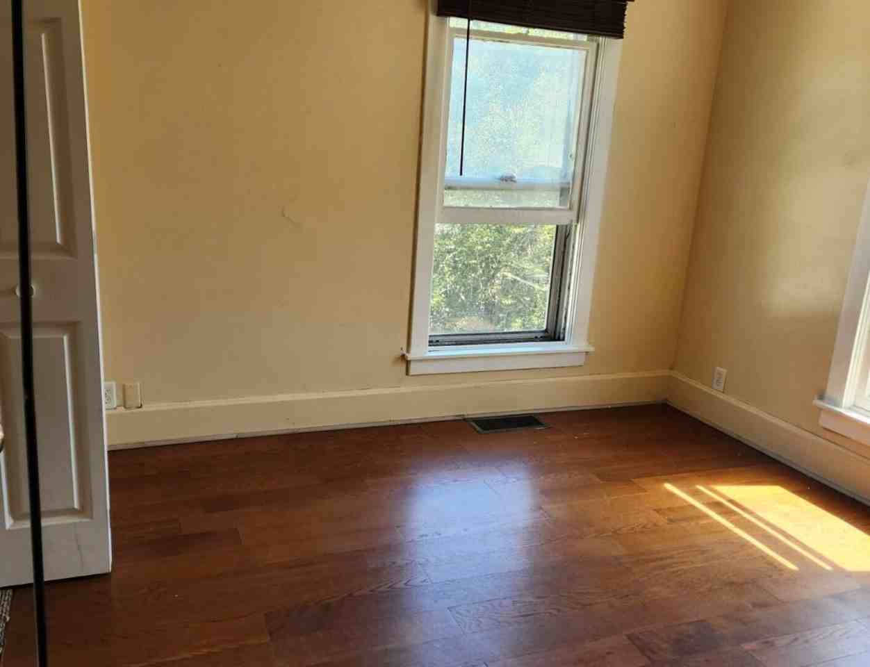 208 Illinois St #2 - Photo 3 of 10