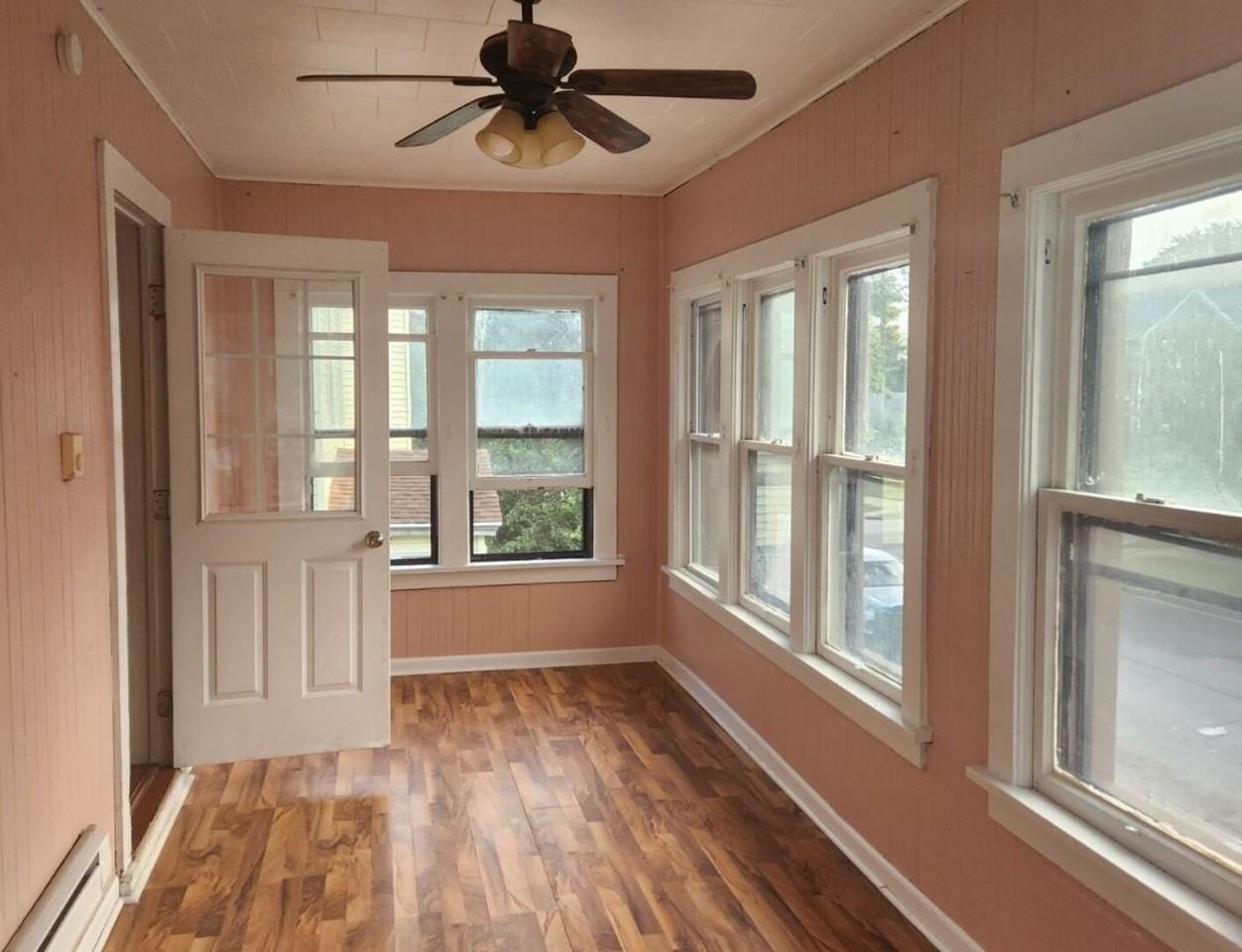 208 Illinois St #2 - Photo 4 of 10
