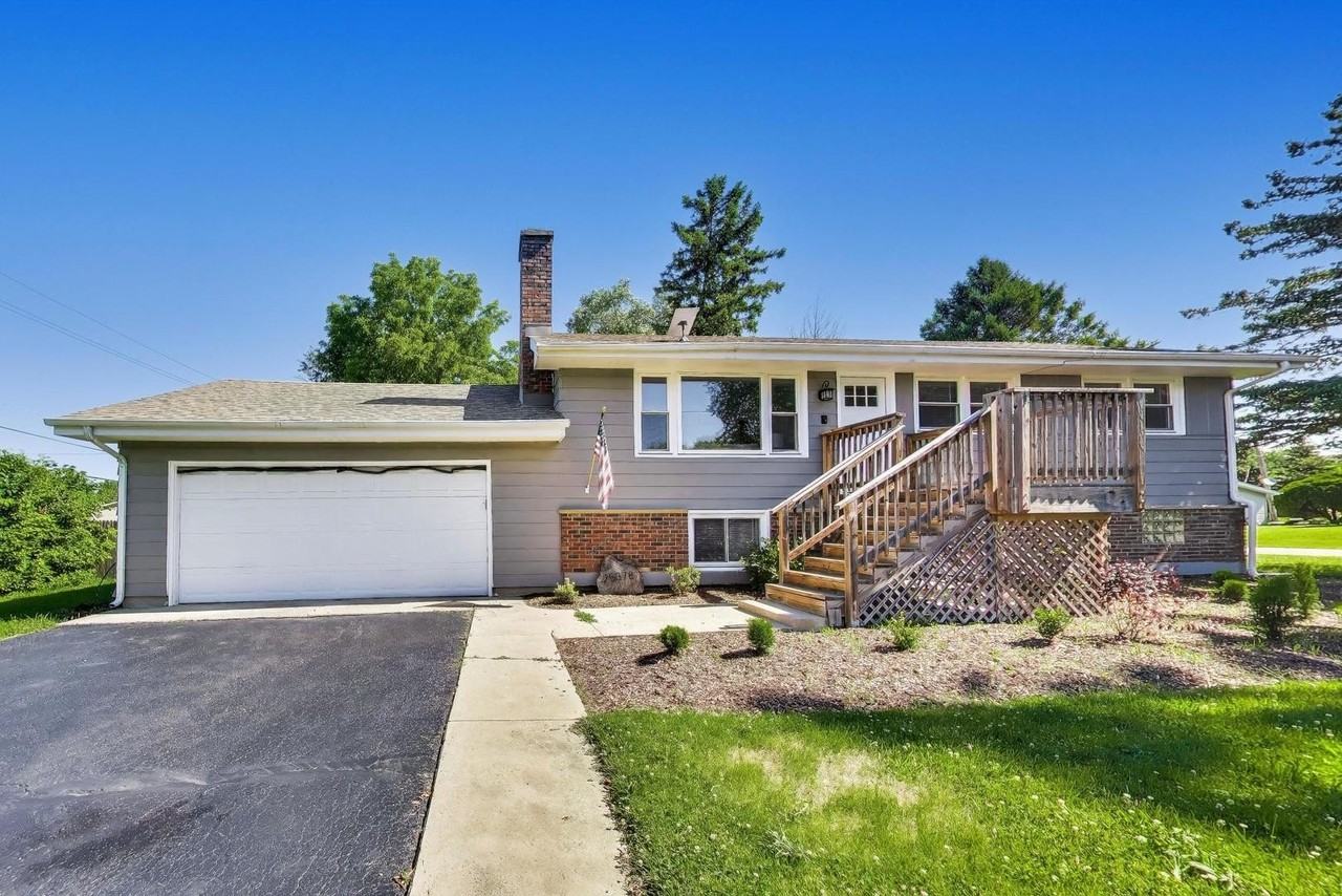 25378 W Park Ct - Photo 3 of 40