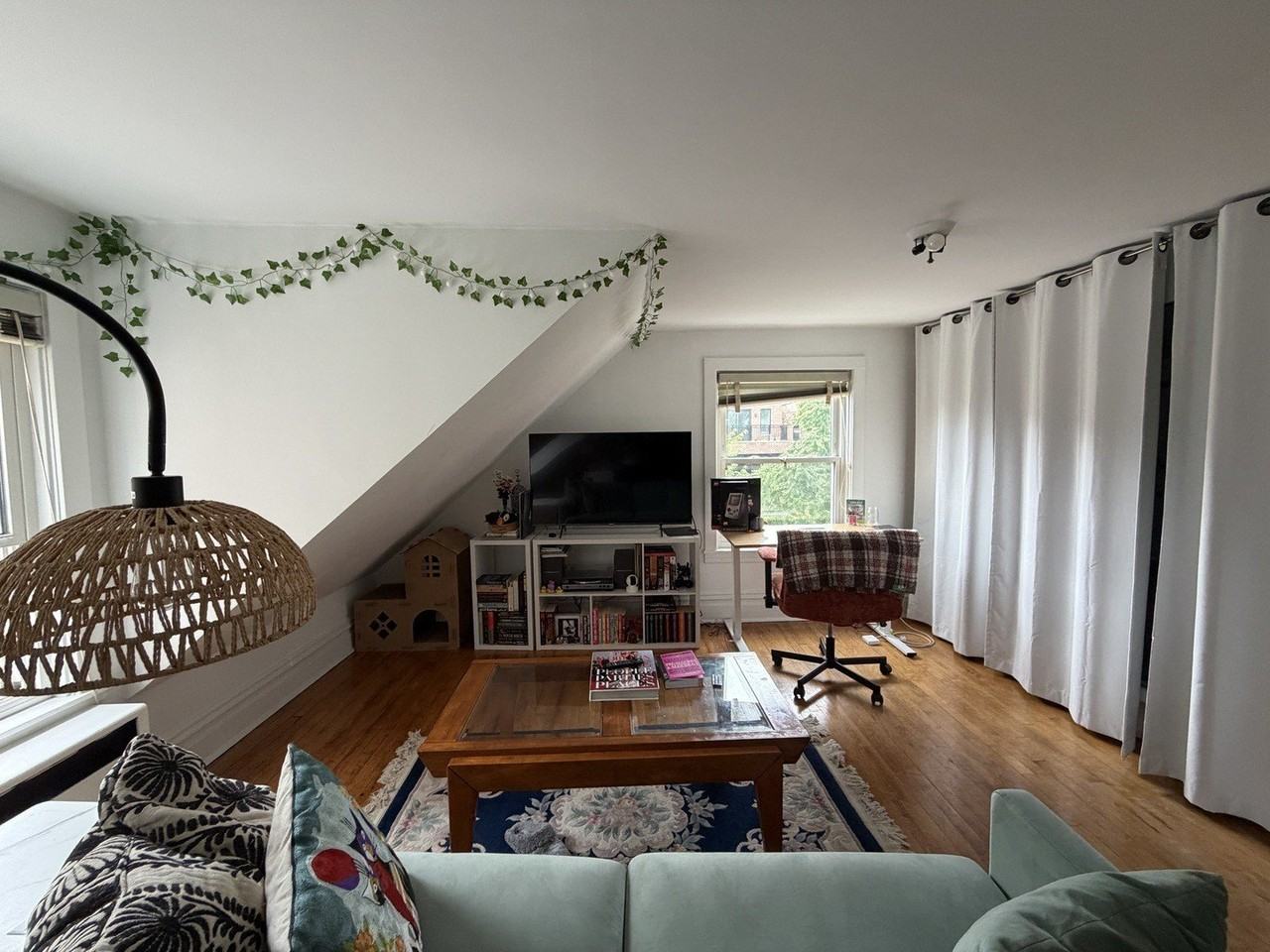 2905 N Burling St #3 - Photo 3 of 12