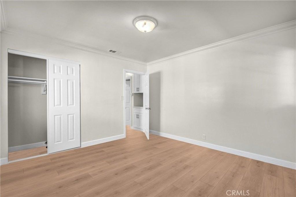 712 W Longden Ave - Photo 5 of 24