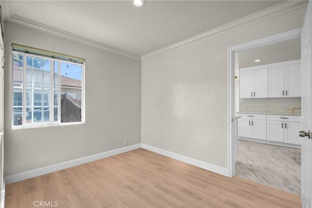 712 W Longden Ave - Photo 6 of 24