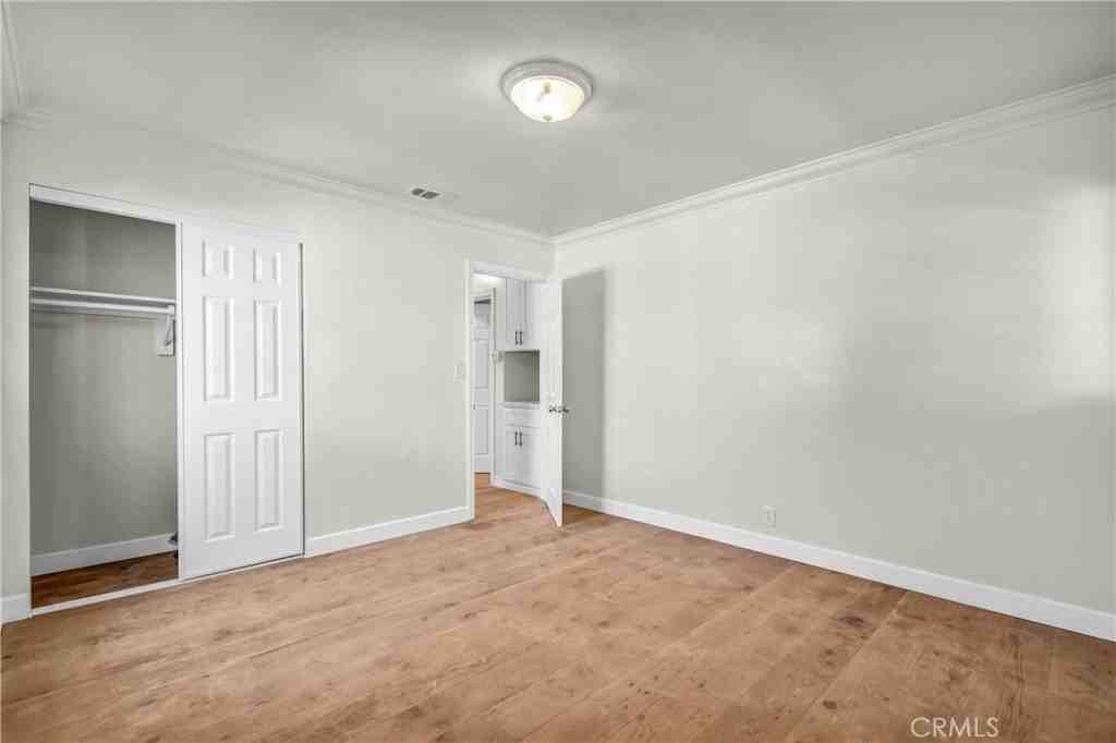 712 W Longden Ave - Photo 7 of 24