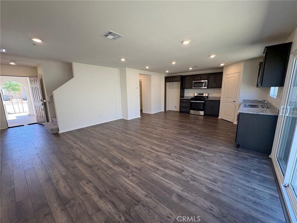 14059 Shayna St - Photo 5 of 24