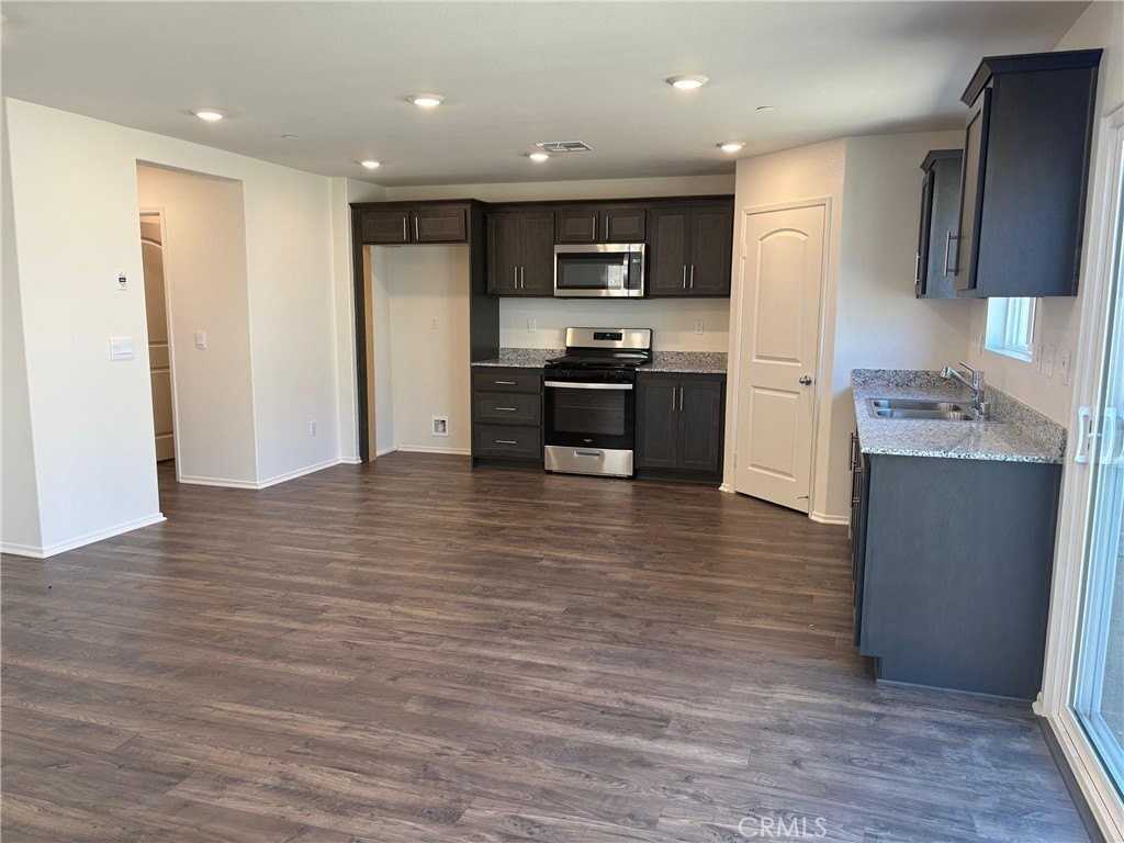 14059 Shayna St - Photo 6 of 24