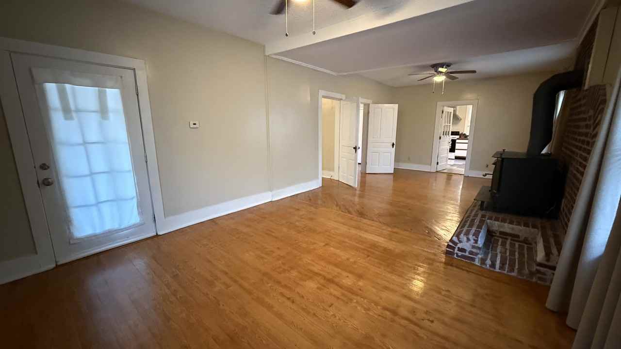 2723 Copeland St #1 - Photo 4 of 19